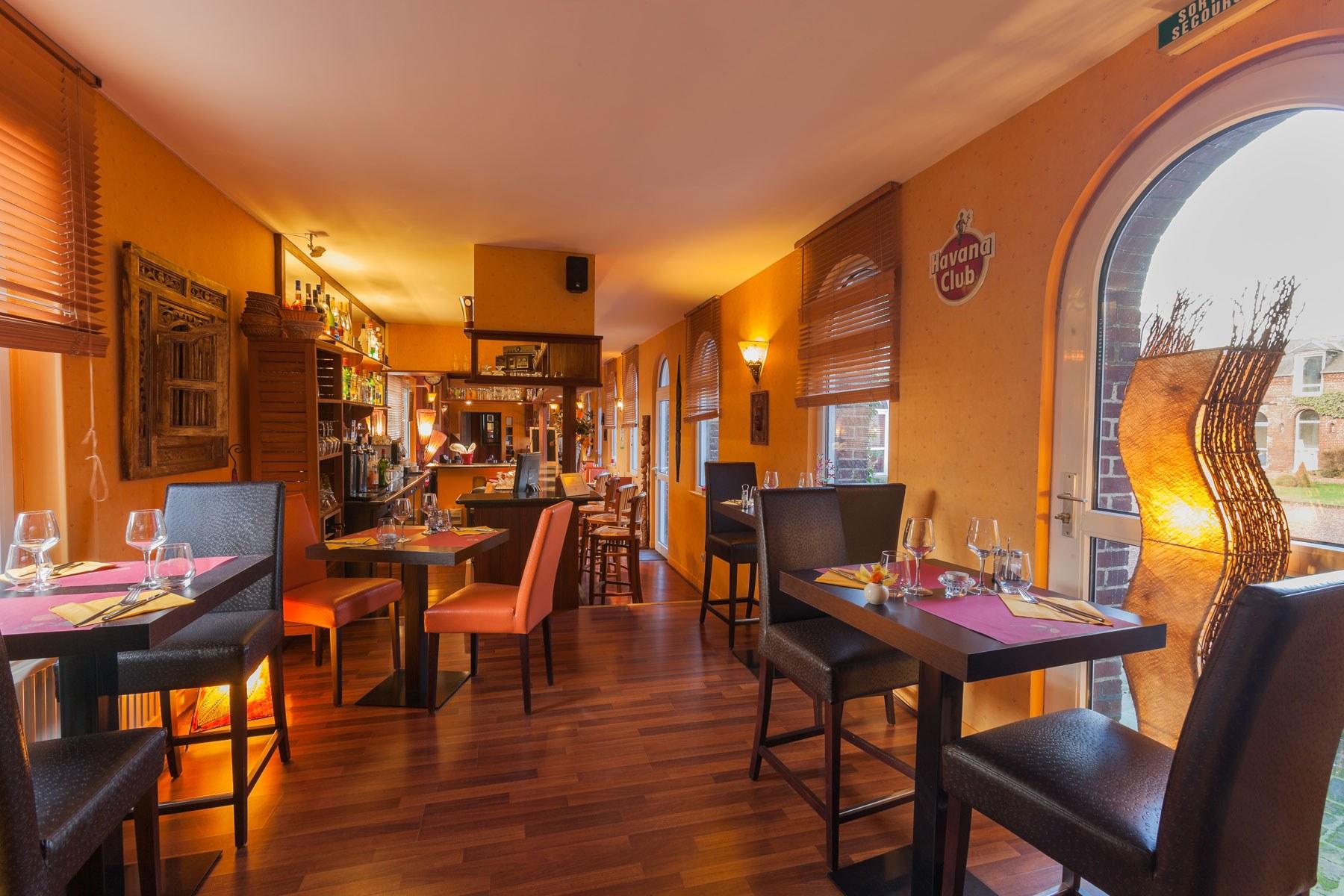 The Originals City, Hotel La Cour Carree, Eu Eu (Seine-Maritime) Exterior photo