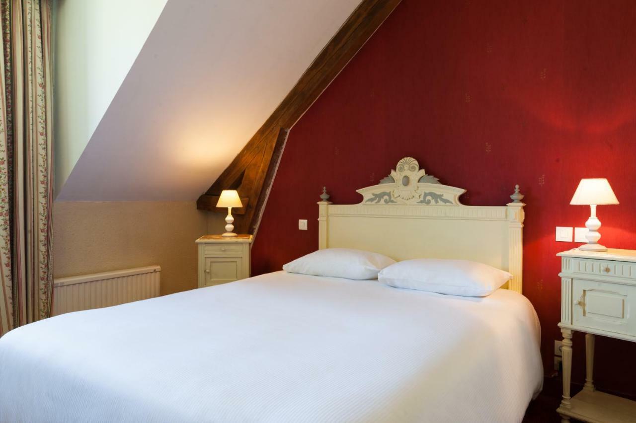 The Originals City, Hotel La Cour Carree, Eu Eu (Seine-Maritime) Exterior photo